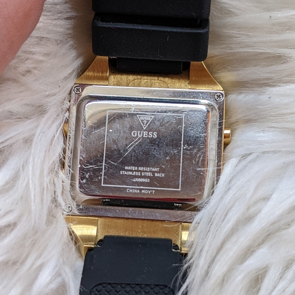 VTG Retro Two-Tone Gold & Black Men's 80's-90's Guess Watch Heavy, Works! - Picture 4 of 9